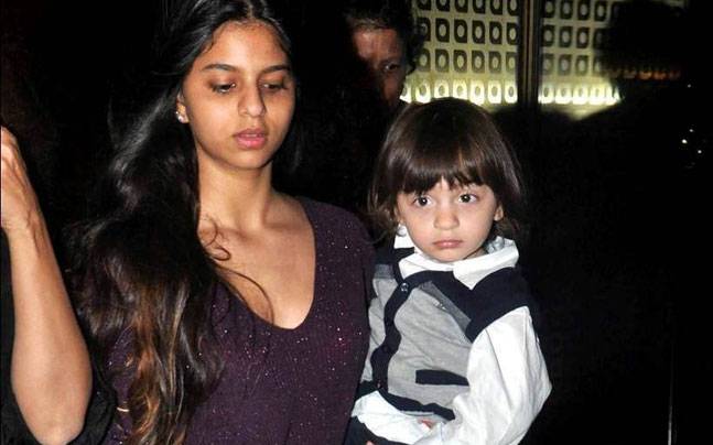 SRK daughter Suhana in Bikini with Abram See Pictures