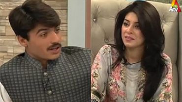 Pakistani Chai Wala Arshad Khan making Chai in Live Show