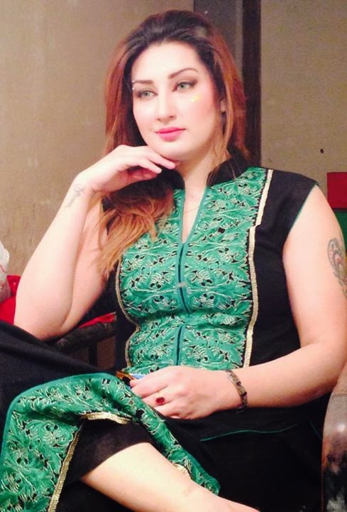 Stage actress Kismat Baig shot in Lahore