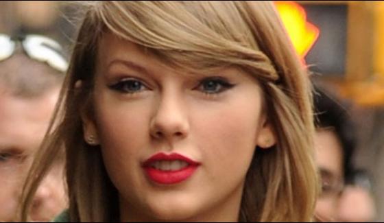 Taylor Swift becomes Most Earning Singer