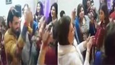 Farhan Saeed and Urwa Dancing on Their Dholki Rasam