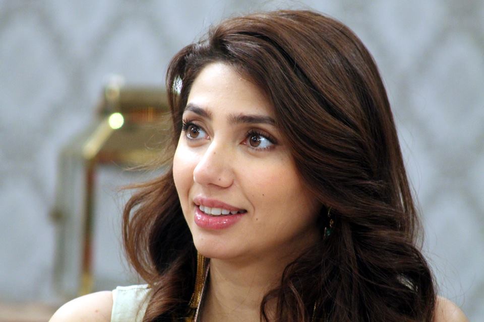 Mahira Khan Debut in Movie Raees 2017