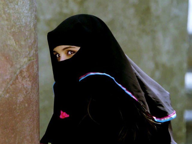 Shraddha Kapoor roaming in Mumbai wearing veil