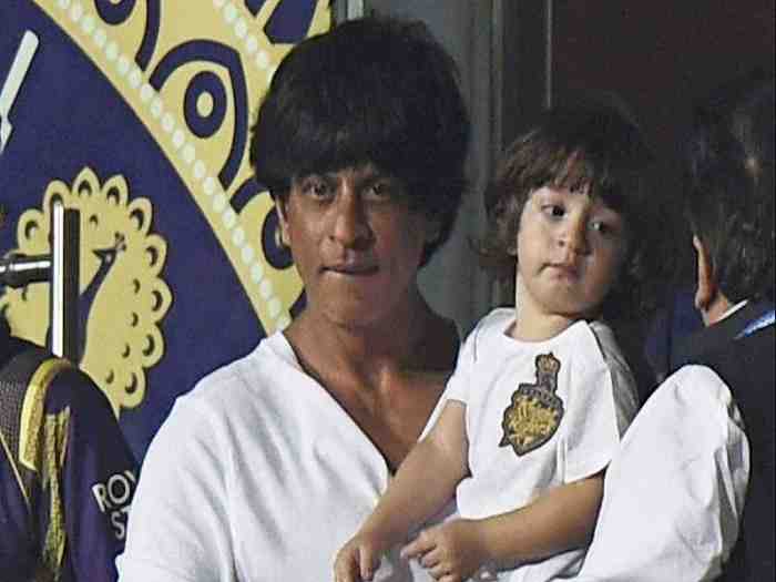 Shah Rukh Khan with son AbRam Raees movie Promotion