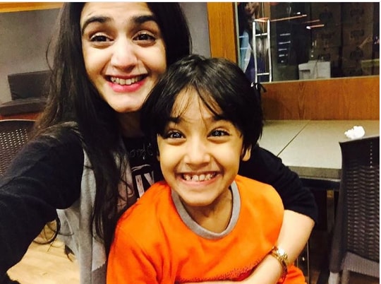 Hira and Mani Recent Beautiful Family Pictures