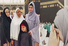 Noor Bukhari with her Family at Holy Kaaba