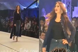 Reema Khan Amazing Ramp Walk