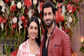 Beautiful Videos of Cute Couple Sara Khan and Agha Ali