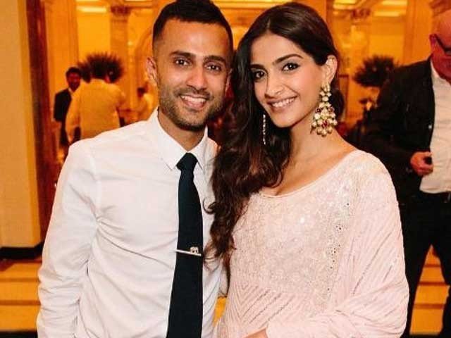 Sonam Kapoor and Hoja First Meeting