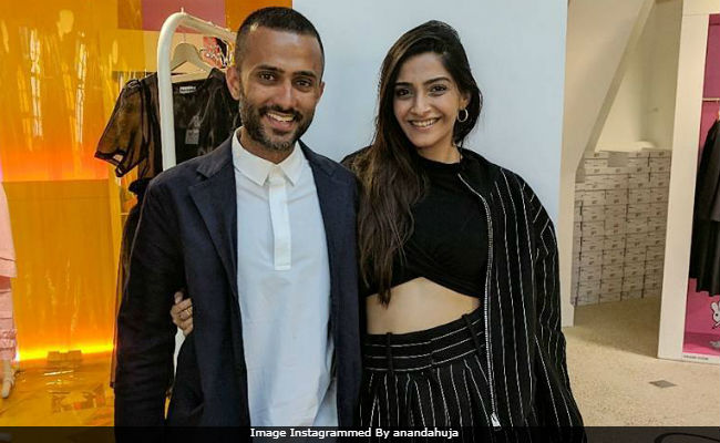 Sonam Kapoor and Hoja First Meeting