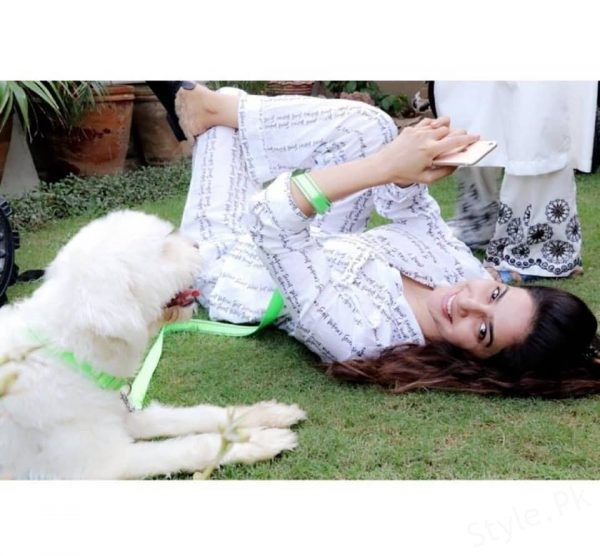 Clicks of Saba Qamar playing with her puppy!